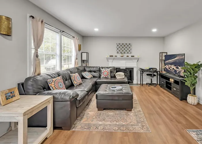 4 Beds, Near Unc, Packnplay, Walk To Golf, Kids Essentials